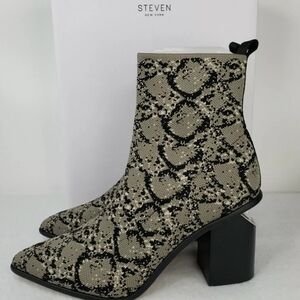 Steven N.Y. Nikia Multi Color Snake Print Fabric Notched Out Heel Boot Sz 8.